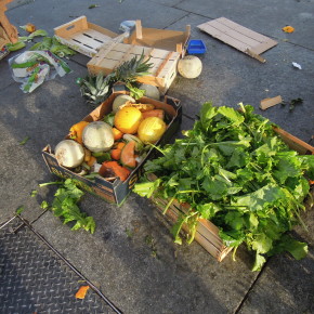 Lo spreco di cibo nei mercati, visto da Torino | Video