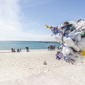 Straw Patrol: in Portogallo, la “pattuglia delle cannucce” si riunisce per pulire le spiagge ed educare ad un mondo sostenibile