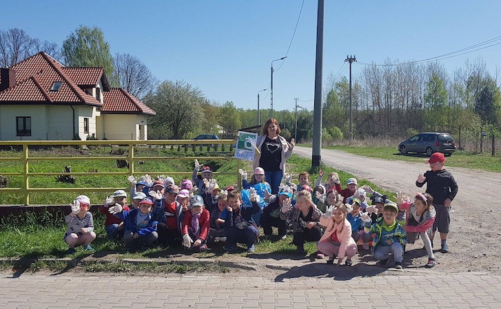 Azione di Clean Up di una Scuola dell'infanzia della Polonia